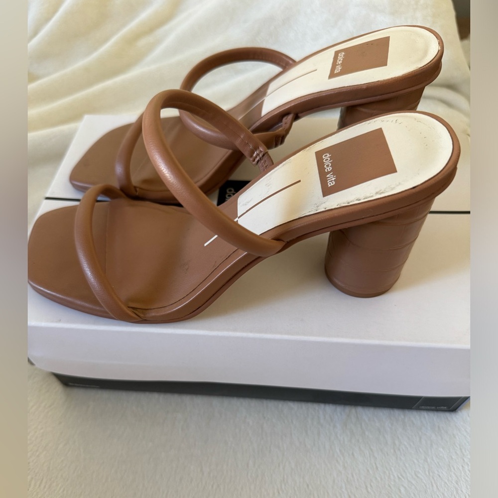 Dolce vita sandals